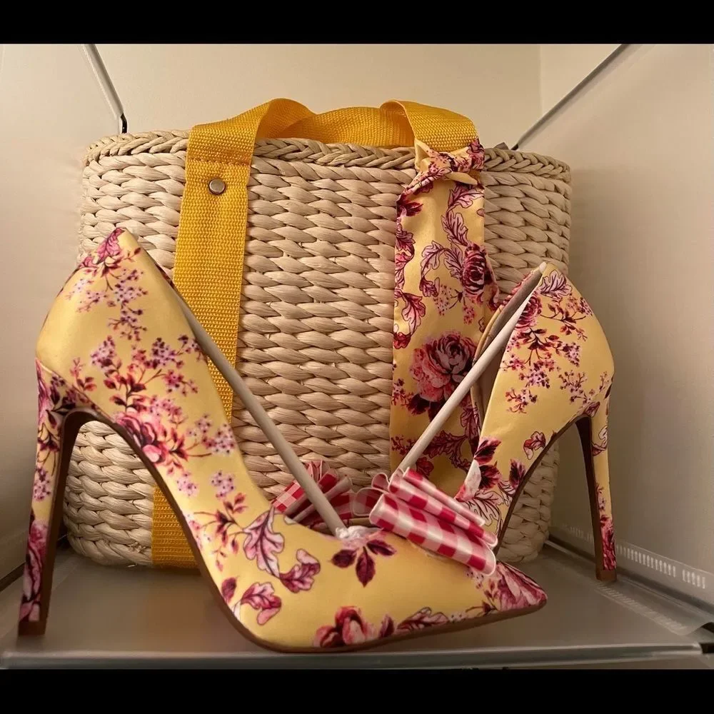 Betsey Johnson purse handbag basket